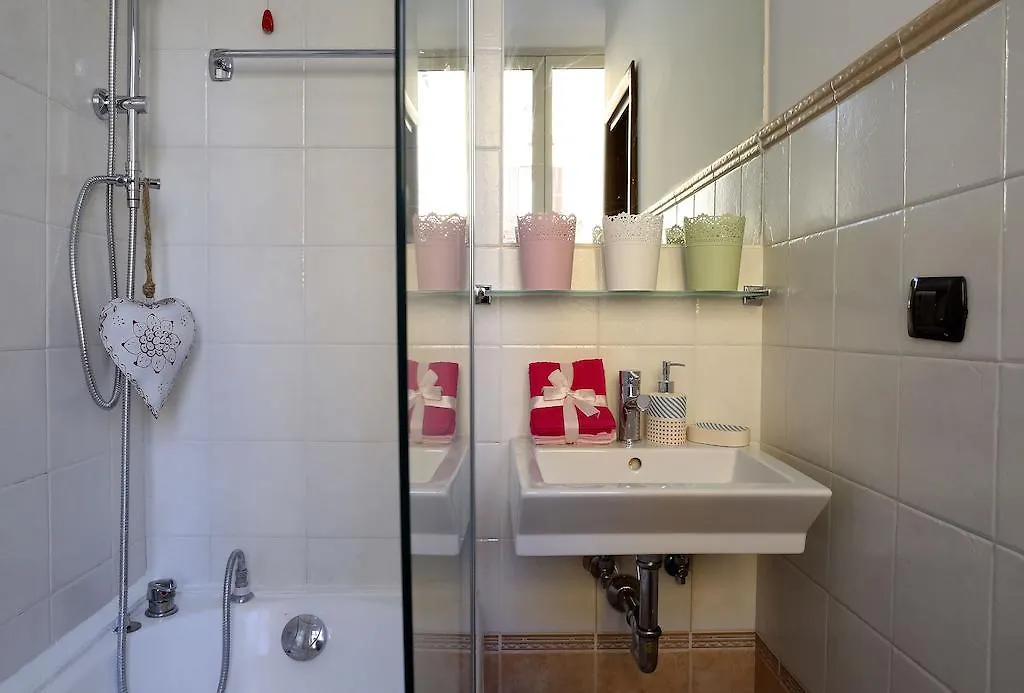 Caracciolo Guest House Rzym